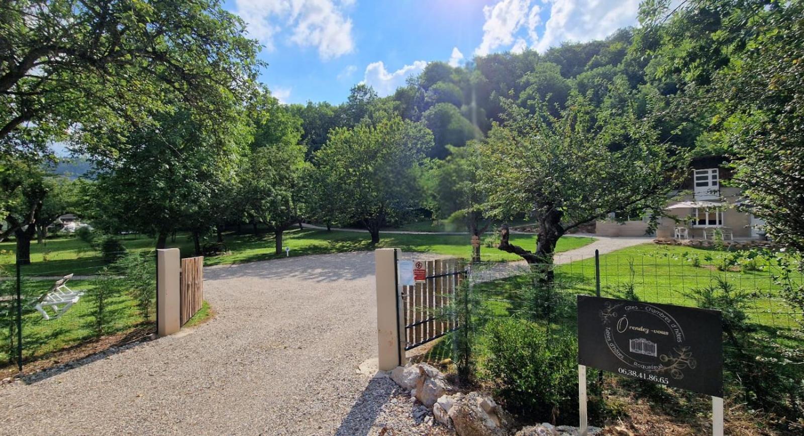 Gite L'Enclos O Rendez-Vous Roquefeuil-Pays De Sault- Avec Jardin Kültér fotó